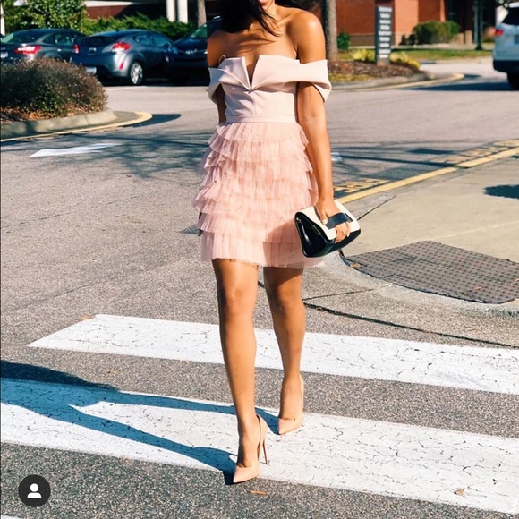 BCBGMAXAZRIA 💝 pretty Off-The-Shoulder Dress - Picture 4 of 12